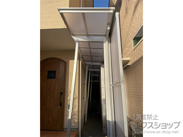 兵庫県明石市ののテラス屋根 フーゴF 独立テラスタイプ 連棟 積雪〜20cm対応＋サイドパネル＋ 竿掛けセットS 施工例