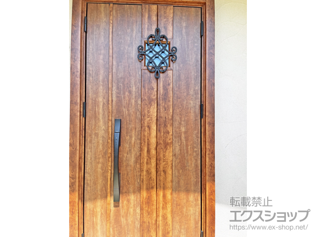 愛知県豊田市のLIXIL リクシル（トステム）の玄関ドア リシェント玄関ドア3 断熱K2仕様 親子仕様(ランマ無)外観右吊元 D77型 ※ファミロック 電池式 タグキーセット キー収納リモコン×1 施工例