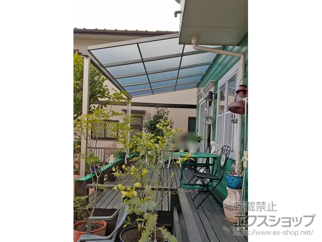 神奈川県足柄上郡開成町のYKKAPのテラス屋根 ソラリア F型 テラスタイプ 単体 積雪～20cm対応 施工例