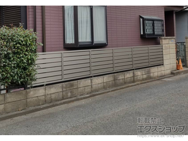 神奈川県大和市ののフェンス・柵 モクハイフェンス アルミ色タイプ フリーポールタイプ 施工例