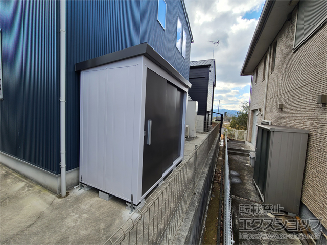 奈良県五條市のの物置・屋外倉庫 レスパス LES-2212(GM) 一般型 2289×1222×2100 LES-2212(GM)-GM 施工例