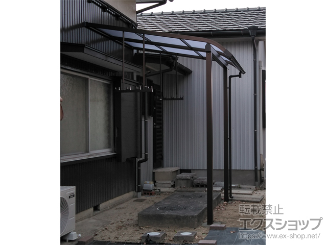 愛知県豊田市ののテラス屋根 ソラリア R型 テラスタイプ 単体 積雪〜20cm対応＋吊り下げ式 固定物干し 施工例