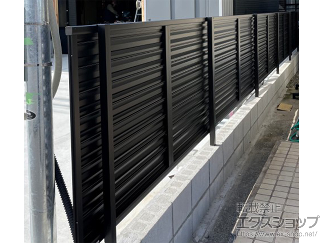 佐賀県佐賀市ののフェンス・柵 ミエーネフェンス 目隠しルーバータイプ 自由柱施工 施工例