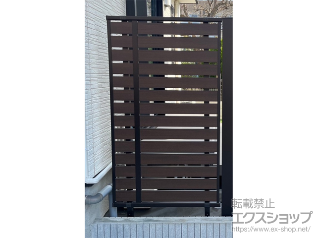 埼玉県富士見市ののフェンス・柵、門扉、ウッドデッキ ルシアスフェンスF04型 横板 木目カラー 自由柱施工 施工例