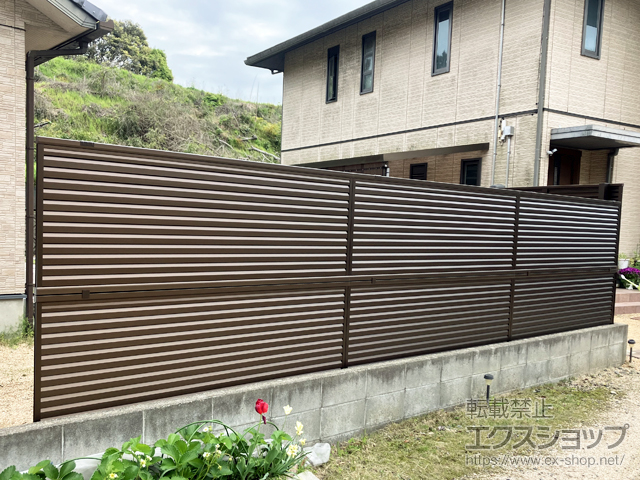山口県山口市ののフェンス・柵 ミエーネフェンス 目隠しルーバータイプ 2段支柱 自立建て用 施工例