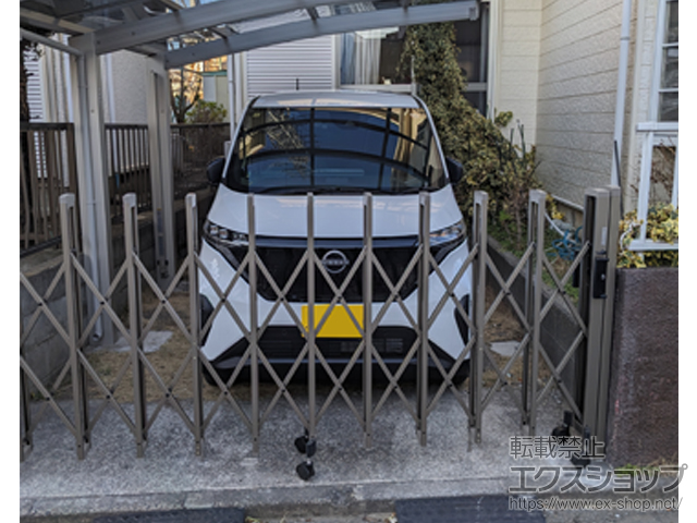 東京都町田市ののカーゲート トリップゲートII 2型 スタンダード ノンレール 片開き　*30S 施工例