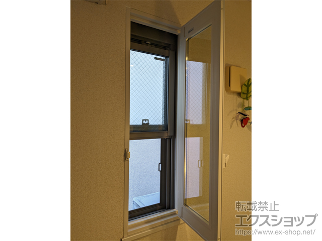 東京都大田区のの二重窓（内窓） インプラス 開き窓 外観左吊元 施工例
