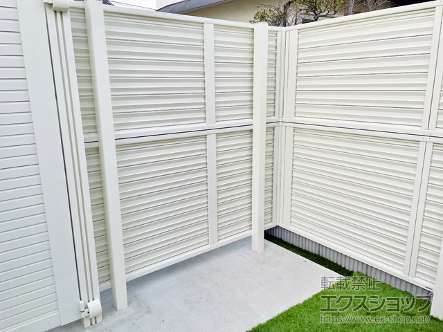 神奈川県横浜市ののフェンス・柵 ミエーネフェンス 目隠しルーバータイプ 2段支柱 自立建て用 施工例