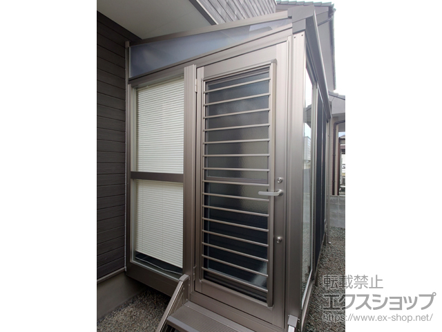 愛媛県東温市ののテラス囲い・サンルーム サニージュ F型 床納まり ランマ無 積雪〜20cm対応 ＊ガラス組込み仕様 施工例