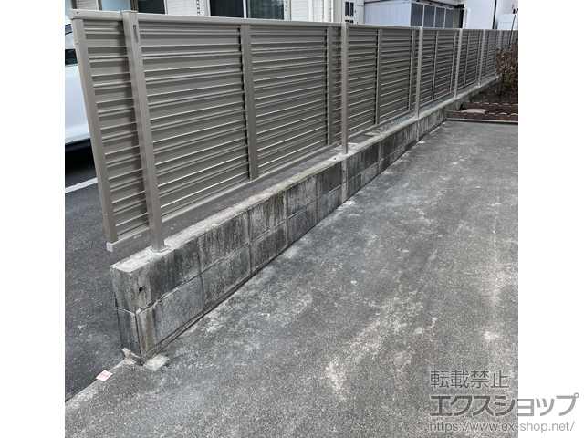 秋田県秋田市ののフェンス・柵 ミエーネフェンス 目隠しルーバータイプ　自由柱施工 施工例