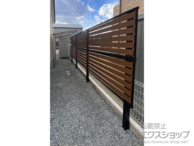 静岡県沼津市ののフェンス・柵 モクアルフェンス 横板タイプ 2段支柱 自立建て用 施工例