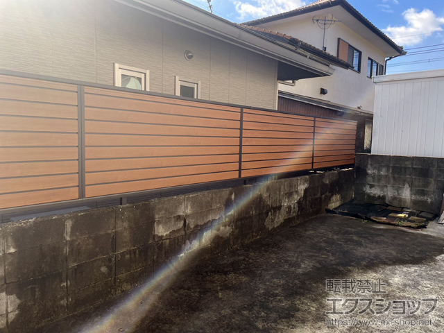 佐賀県鳥栖市ののフェンス・柵 モクアルフェンス 目隠しタイプ 自由柱施工 施工例