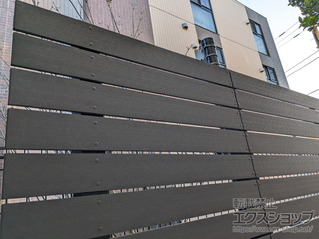 東京都目黒区ののフェンス・柵 プラド/plus ジョイントなし 隙間10mm H2100 板9段(下隙間1,075mm) 施工例
