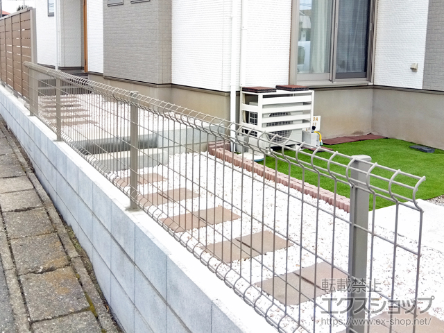 埼玉県深谷市ののフェンス・柵 ハイグリッドフェンスUF8型　フリーポールタイプ 施工例