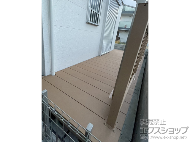 東京都葛飾区ののウッドデッキ リウッドデッキ 200+リウッドデッキフェンス2型<ラチス格子> 施工例