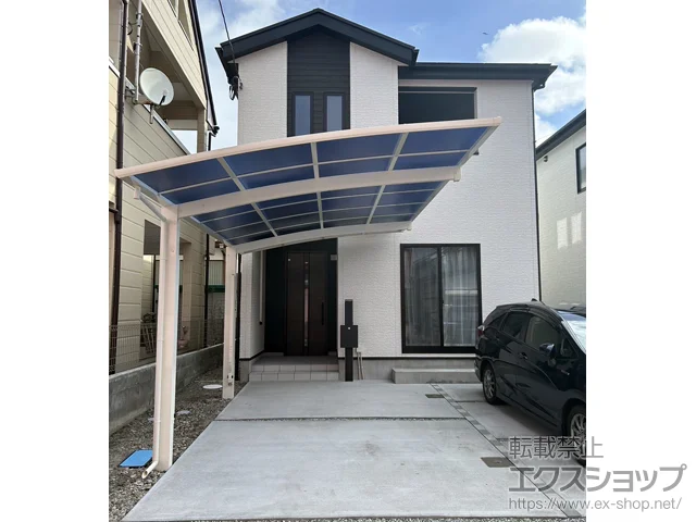 宮城県塩竈市のYKKAPのカーポート アリュース 積雪〜20cm対応+着脱式サポート H20・H24兼用 2本入り×1セット 施工例