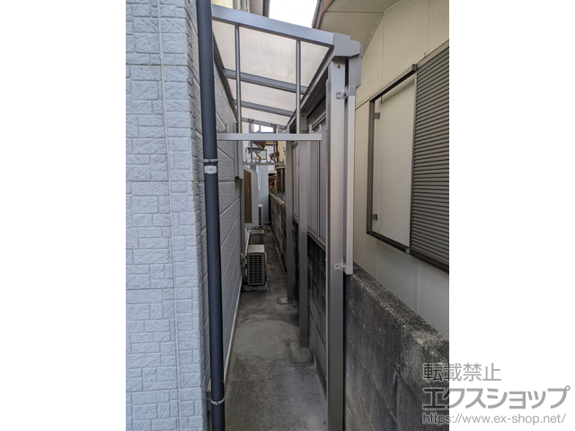 和歌山県和歌山市ののテラス屋根 プレシオステラスII F型 テラスタイプ 単体 積雪〜20cm対応+吊り下げ式物干し+前面パネル 施工例