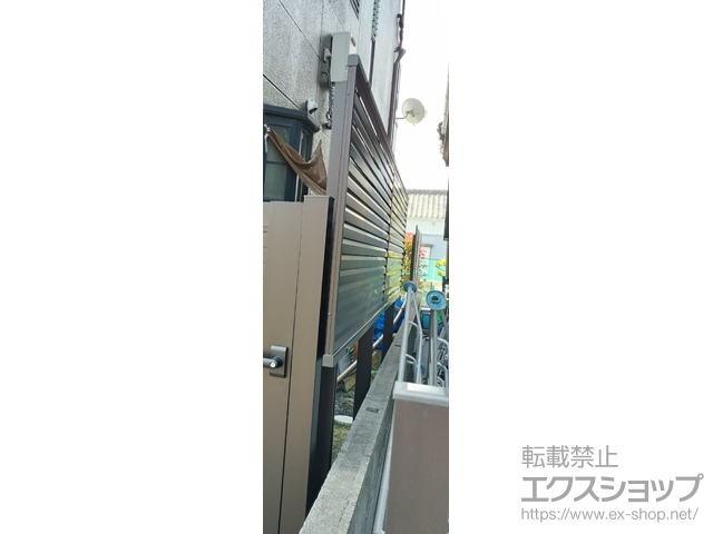 静岡県磐田市ののフェンス・柵 ミエーネフェンス 目隠しルーバー 上段のみ設置 自立建て用 施工例
