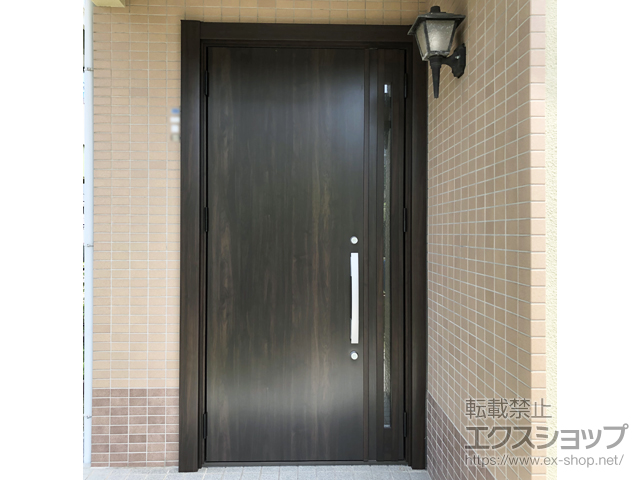 福岡県福岡市のLIXIL リクシル（トステム）の玄関ドア リシェント玄関ドア3 断熱K4仕様 親子仕様(ランマ無)外観左吊元 M17型 ※手動仕様 施工例