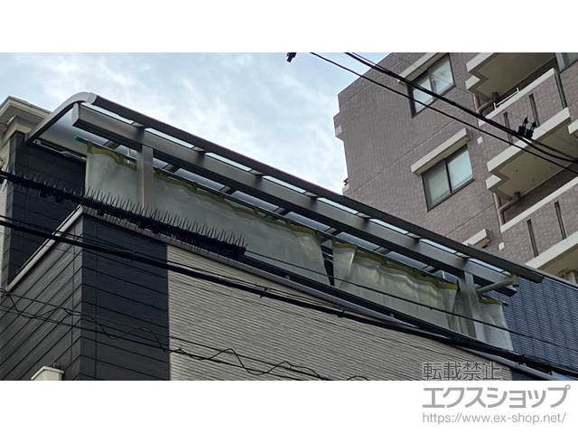 東京都江東区ののバルコニー・ベランダ屋根 ソラリア R型 1500 屋根タイプ 単体 積雪〜50cm対応+吊り下げ式固定物干し 施工例
