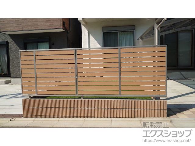 東京都八王子市ののフェンス・柵 ルシアスフェンスF04型 横板 木目カラー 自由柱施工 施工例