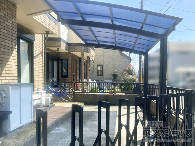 千葉県千葉市ののカーポート アリュース　積雪〜20cm対応＋着脱式サポート（屋根ふき材補強部品入り） 施工例