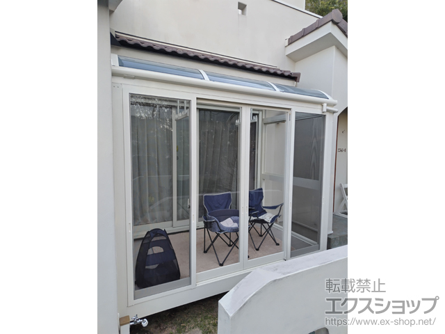 静岡県浜松市ののテラス囲い・サンルーム ソラリアテラス囲い R型 床納まり ランマなし ノーマル 積雪〜20ｃｍ対応 片袖納まり＊ガラス組込み仕様 施工例