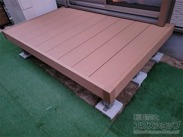 �F�{���F�{�s�̂̃E�b�h�f�b�L�A�t�F���X�E��E�� ���E�b�h�f�b�L 200 �{�H��