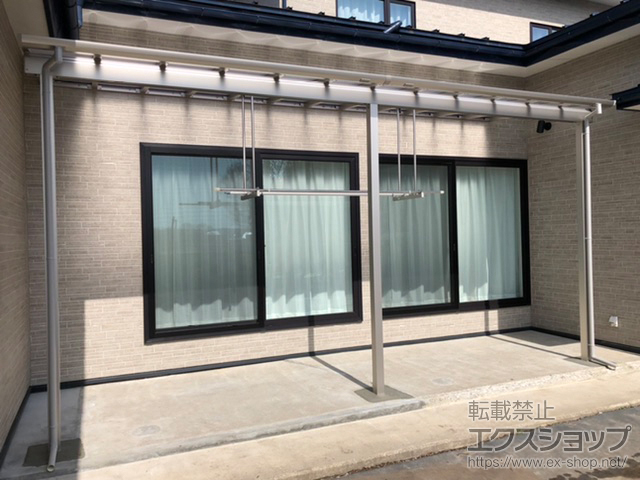 青森県八戸市ののテラス屋根 ソラリア F型 1500 テラスタイプ 連棟　積雪〜50cm対応＋吊り下げ式固定物干し 施工例