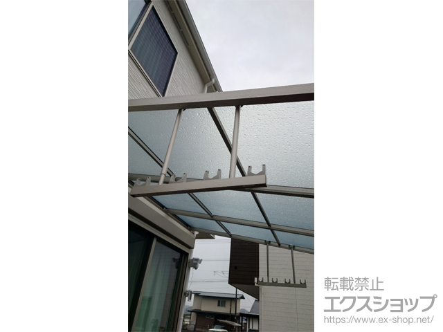 熊本県菊池郡菊陽町ののテラス屋根 ソラリア F型 テラスタイプ 単体 積雪〜20cm対応＋吊り下げ式固定物干し 施工例