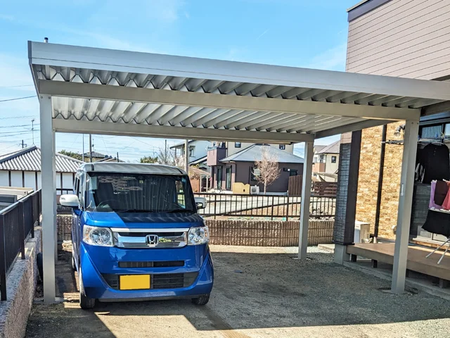 熊本県菊池郡菊陽町のYKKAPのカーポート ジーポートPro 積雪30cm対応 2台用 4本柱 施工例