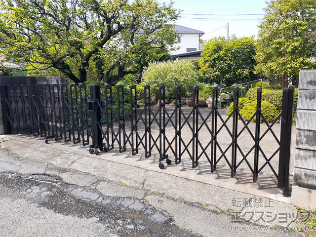 神奈川県相模原市ののカーゲート トリップゲートII 2型 スタンダード ノンレール 両開き　60W(30S+30M) 施工例