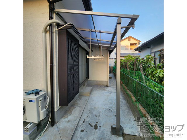 福岡県福岡市ののテラス屋根 プレシオステラスII F型 テラスタイプ 単体 積雪〜20cm対応＋吊り下げ式固定物干し 施工例