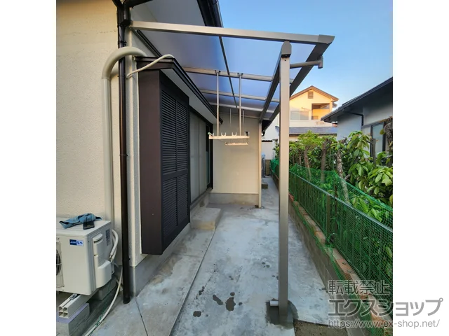 福岡県福岡市のValue Selectのテラス屋根 プレシオステラスII F型 テラスタイプ 単体 積雪～20cm対応＋吊り下げ式固定物干し 施工例