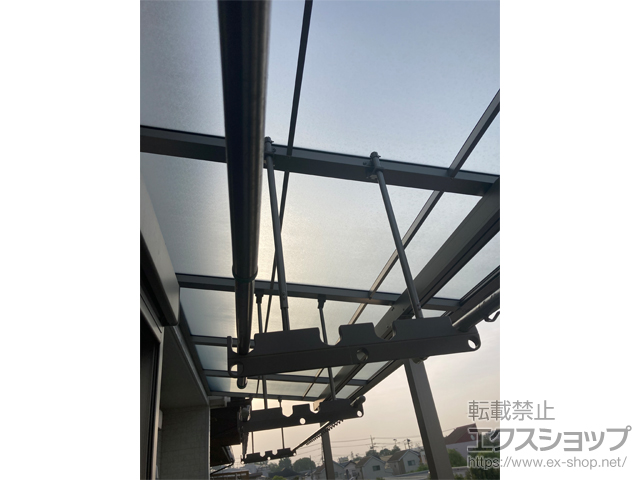 神奈川県相模原市ののバルコニー・ベランダ屋根 スピーネ F型 屋根タイプ 連棟 積雪〜20cm対応＋吊り下げ物干し 施工例