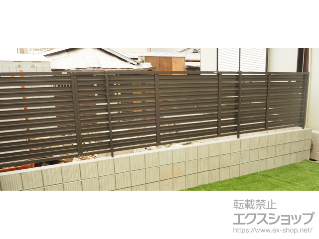 大阪府岸和田市ののフェンス・柵 モクハイフェンス アルミ色タイプ フリーポールタイプ 施工例