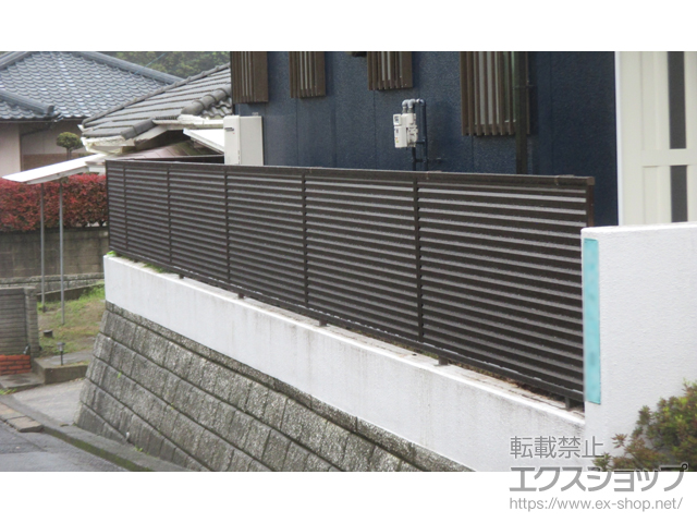 鹿児島県姶良市ののフェンス・柵 ミエーネフェンス 目隠しルーバータイプ　自由柱施工 施工例