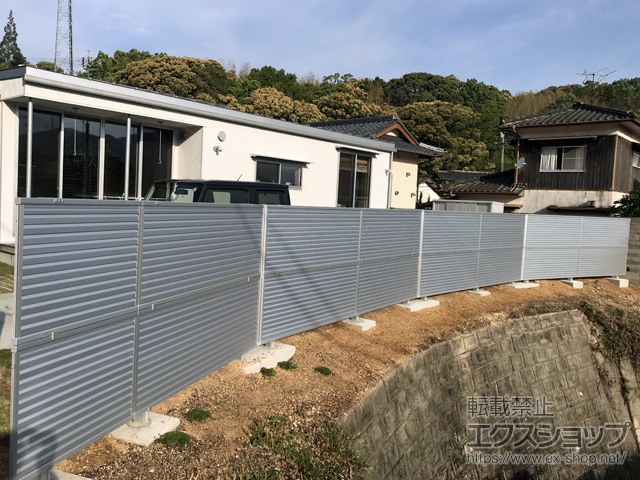 山口県下関市ののフェンス・柵 ミエーネフェンス 目隠しルーバータイプ 2段支柱 自立建て用 施工例