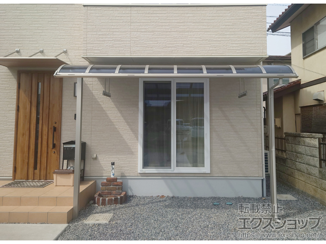 長野県長野市ののテラス屋根 ソラリア R型 1500 テラスタイプ 単体 積雪〜50cm対応＋吊り下げ式 固定物干し 施工例