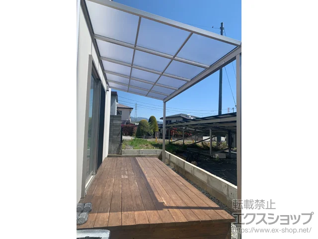 山梨県甲斐市のYKKAPのテラス屋根 ソラリア F型 テラスタイプ 単体 積雪～20cm対応 施工例