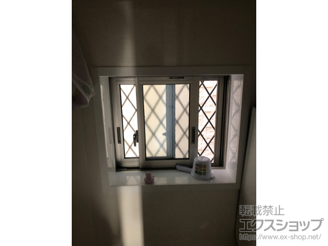 埼玉県新座市のLIXIL リクシル（トステム）の面格子・窓格子 アルミ面格子 ヒシクロス 施工例