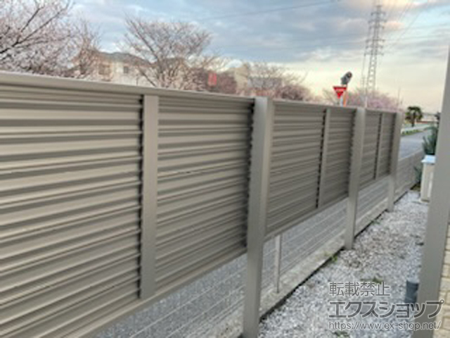 神奈川県相模原市ののフェンス・柵 ミエーネ目隠しルーバーフェンス 上段のみ設置 自立建て用 施工例