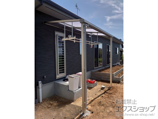 佐賀県鹿島市ののテラス屋根 プレシオステラスII F型 テラスタイプ 単体 積雪〜20cm対応＋吊り下げ式物干し 施工例