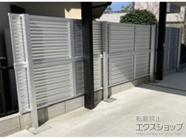 熊本県熊本市ののフェンス・柵 ミエーネフェンス 目隠しルーバータイプ 2段支柱 自立建て用 施工例