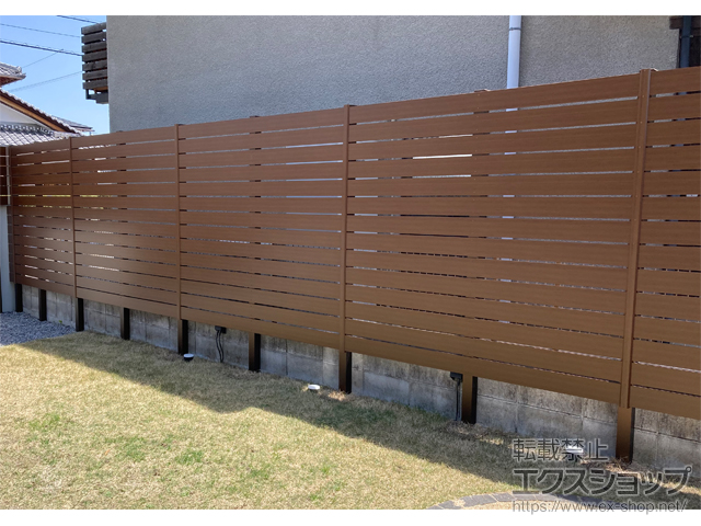 滋賀県守山市ののフェンス・柵 マイティウッド デコII 120サイズ 高尺タイプ 16段 隙間10mm 施工例