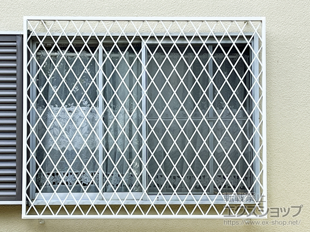 千葉県船橋市のLIXIL リクシル（トステム）の面格子・窓格子 アルミ面格子 ヒシクロス 施工例
