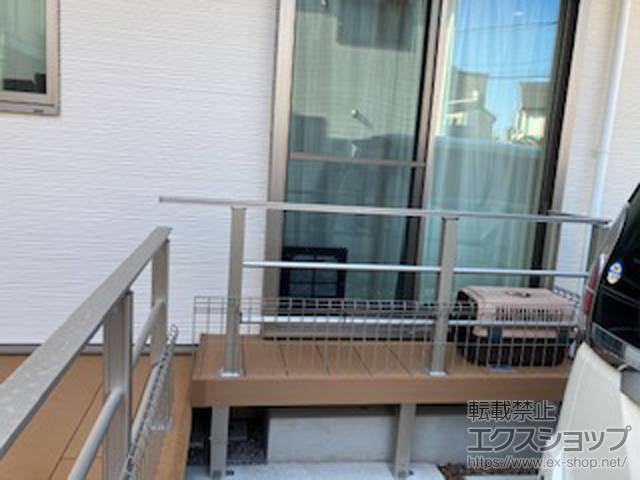 東京都調布市ののウッドデッキ リウッドデッキ 200＋ルシアスデッキフェンスB03型＜横格子2本タイプ＞ 施工例