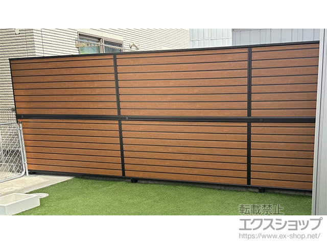 埼玉県越谷市ののフェンス・柵 モクアルフェンス 目隠しタイプ 2段支柱 自立建て用 施工例