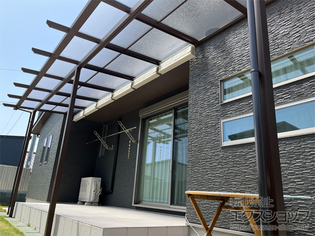 熊本県菊池市ののテラス屋根 サザンテラス (パーゴラ仕様) テラスタイプ 連棟 サンシェードカーテン付き　積雪〜20cm対応 施工例