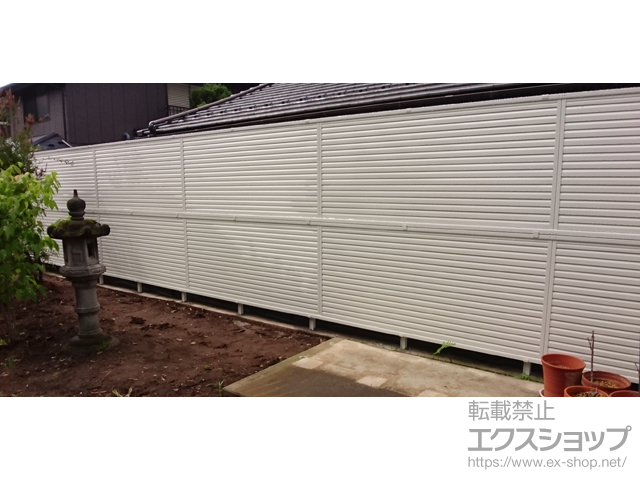茨城県古河市ののフェンス・柵 シンプレオフェンス13F型 ルーバー 2段支柱 ブロック建て用（パネル2段） 施工例